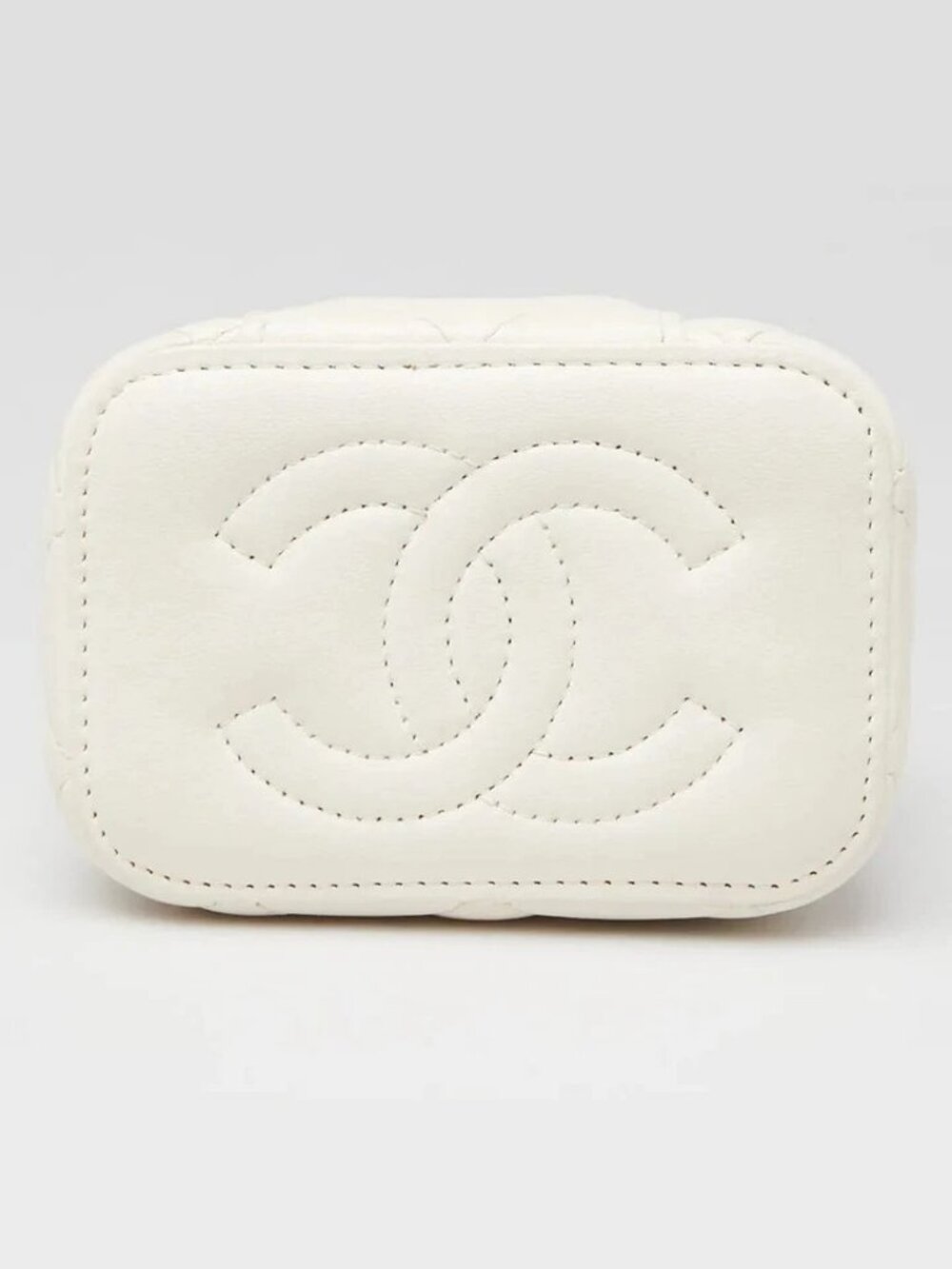 Chanel White Quilted Lambskin Mini Vanity Case With CC Chain Bag - Picture 5 of 12